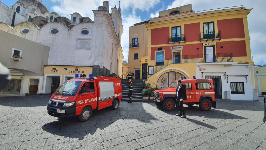 Vigili del Fuoco - Distaccamento Isola di Capri. Via Marina Grande, 156.Tel:081 838 9523