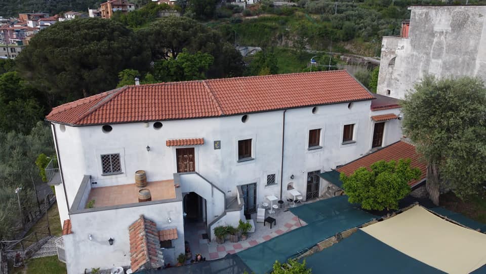  Agriturismo Casa Scola Una meravigliosa occasione per una splendida passeggiata nella Capitale Enogastronomica ... Gragnano ! Gli ospiti delle strutture ricettive associate ad ATEX avranno diritto ad uno sconto  del 15% su menu ristorante. Obbligatoria la prenotazione   3382803702
