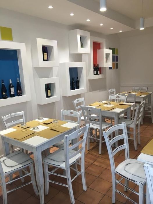 Pizza, panuozzo e pasta  “O Presidente " Una meravigliosa occasione per una splendida passeggiata nella Capitale Enogastronomica ... Gragnano ! Gli ospiti delle strutture ricettive associate ad ATEX avranno diritto ad uno sconto  del 10% su menu’ pizzeria e del 15% su menu ristorante. Obbligatoria la prenotazione  O’ Presidente  0818011939